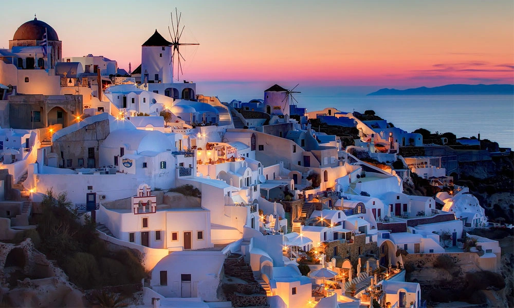What to Look for in Romantic Greek Island Destinations