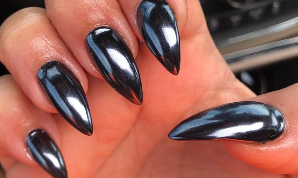 Black Chrome Nails-Chrome nail ideas