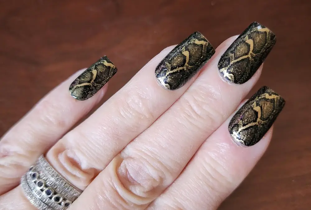 Metallic Snake-Skin Textured Chrome