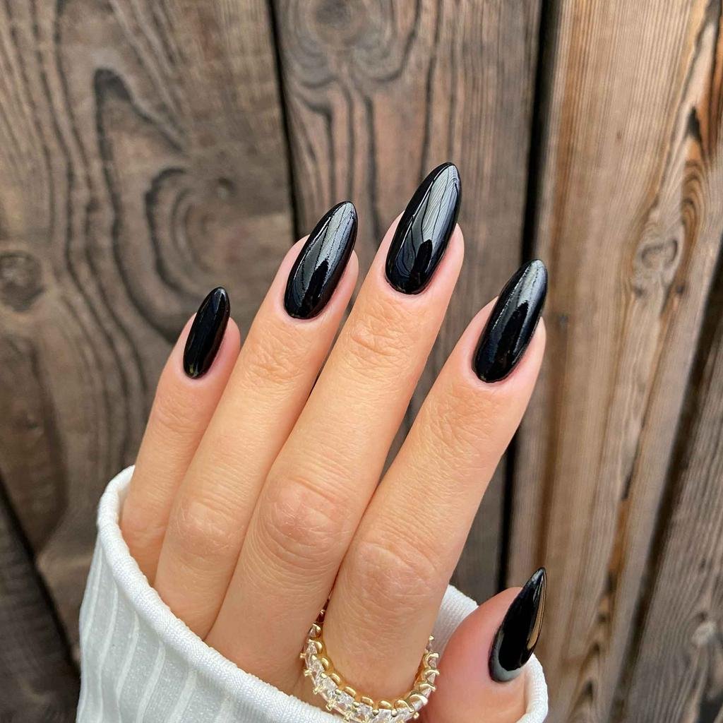 Black Acrylic Nails