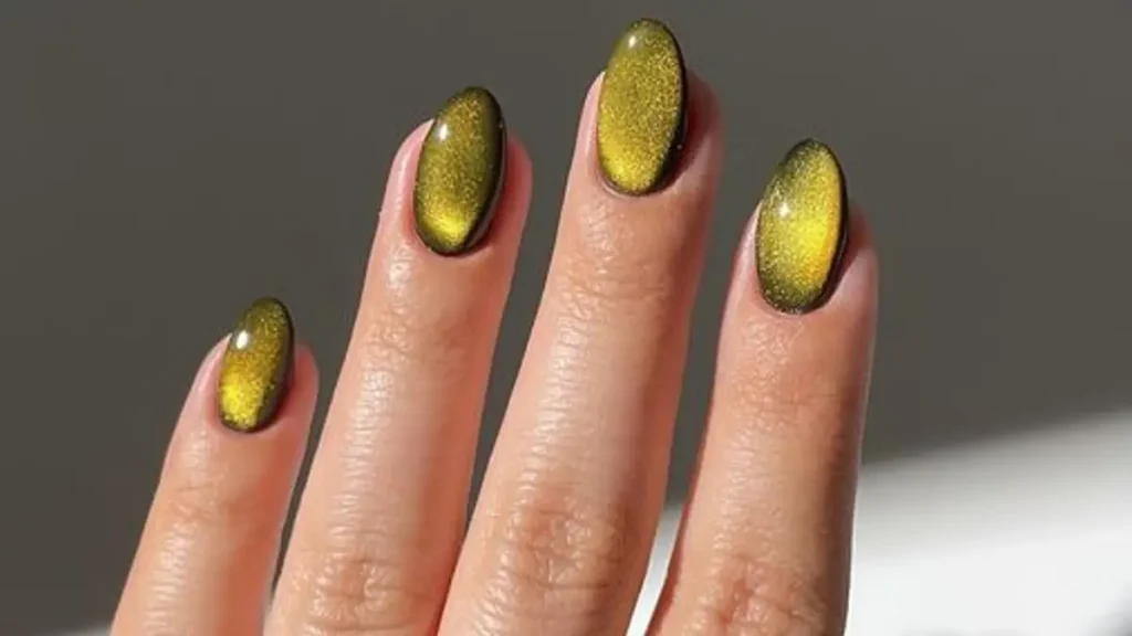 cat eye nails